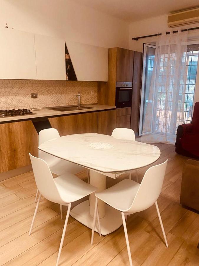 Large Garden Apartment Рим Екстериор снимка