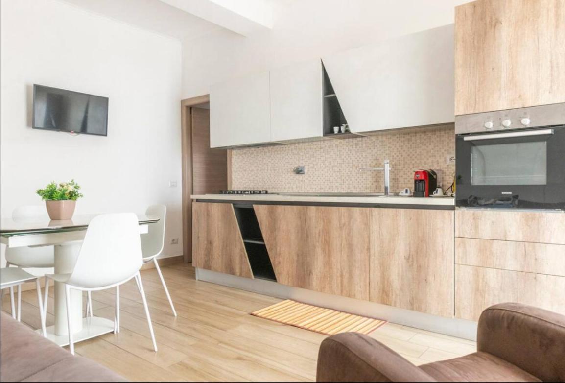 Large Garden Apartment Рим Екстериор снимка