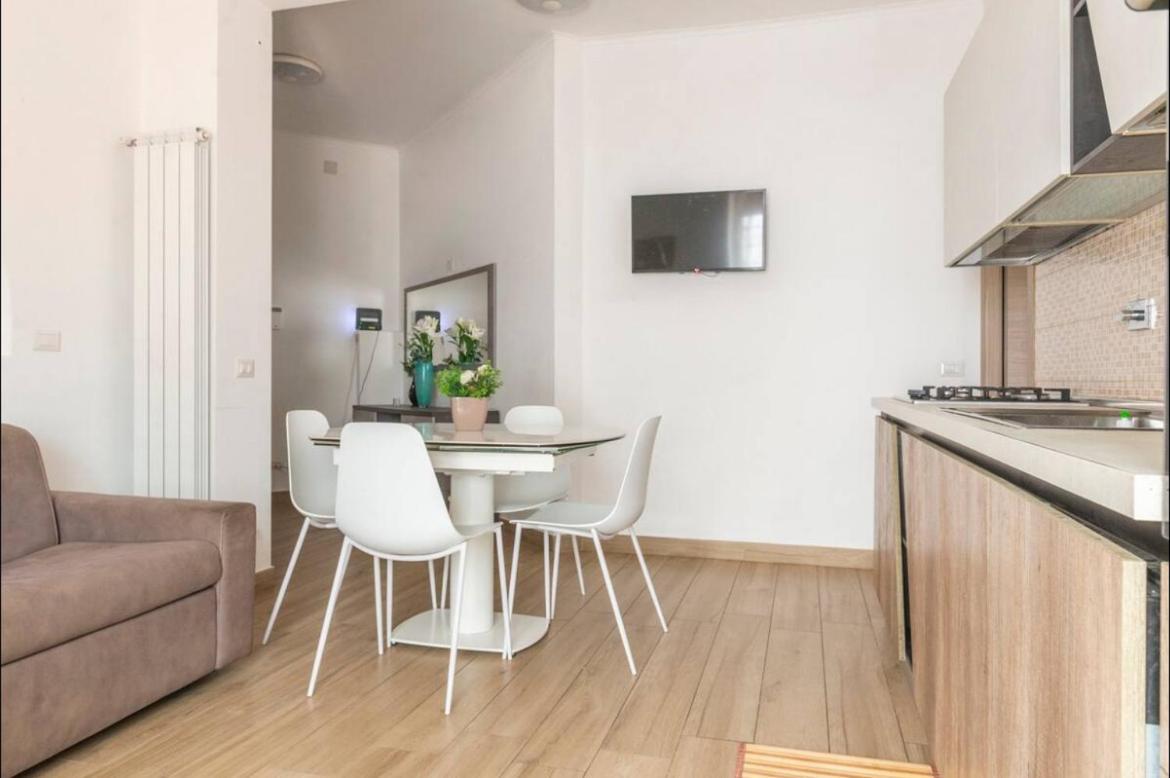 Large Garden Apartment Рим Екстериор снимка